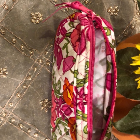 Vera Bradley Brand new without tag Cosmetic bag - Picture 2 of 3